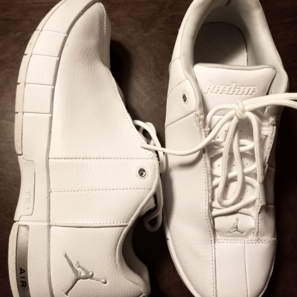JORDAN TE 2 LOW
